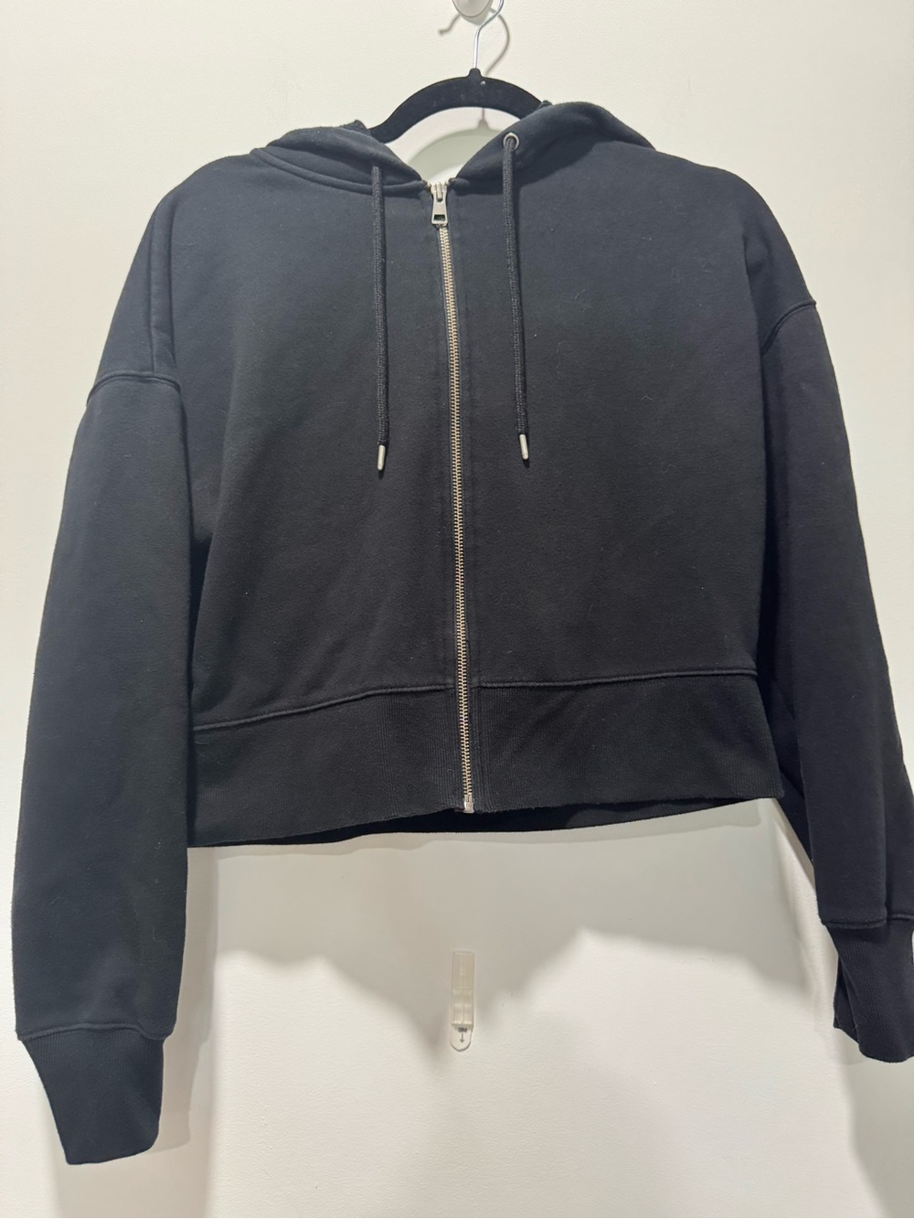 Universal Thread Black Cropped Zip Hoodie | Good Used Condition